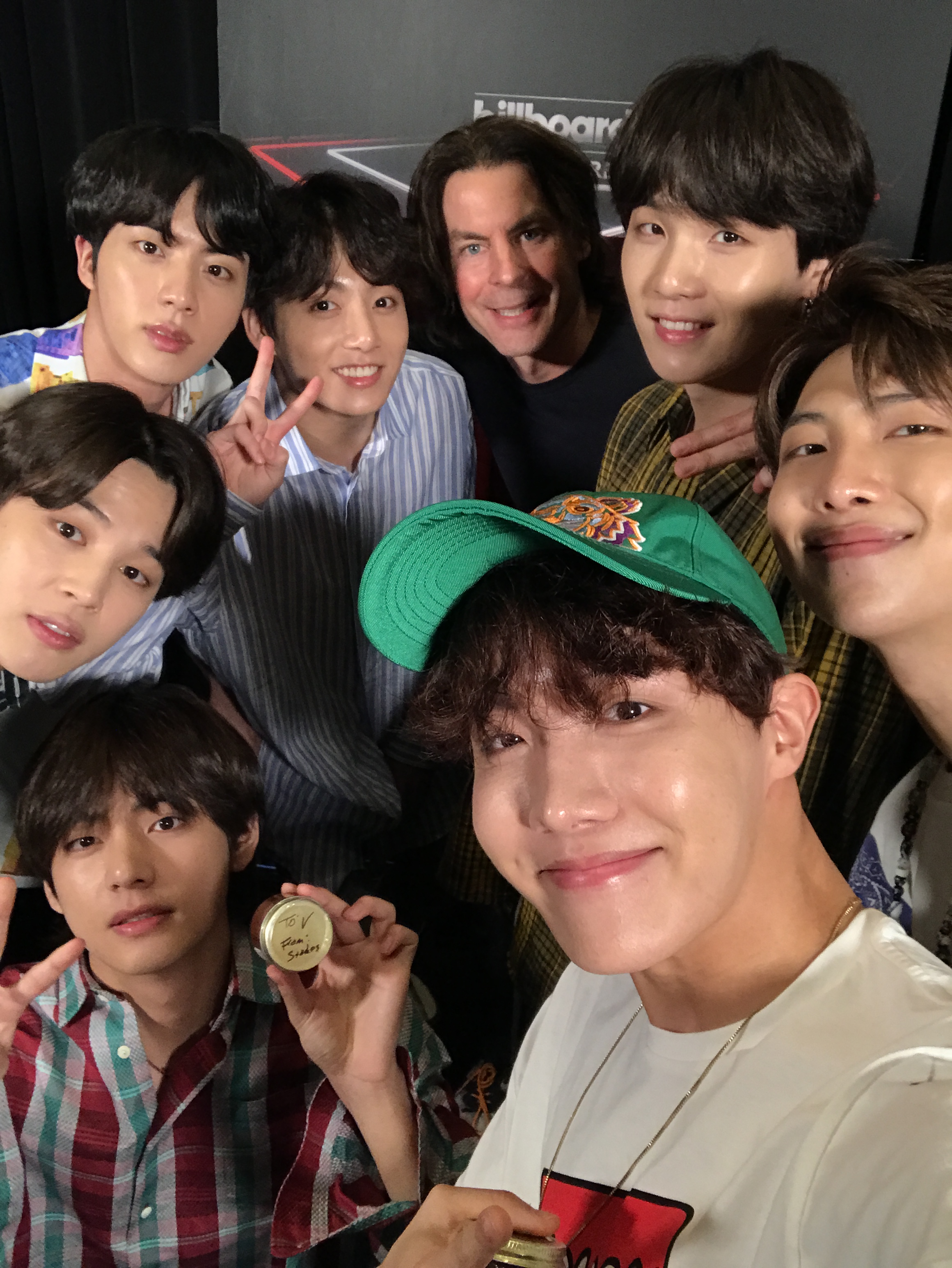 Featured image of post Bts Hd Selfie : 191227 bts gayo daechukje cr.